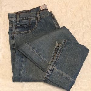 - Men’s signature Levi’s sz 38x32